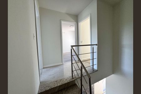 Casa à venda com 129m², 3 quartos e 2 vagasCorredor