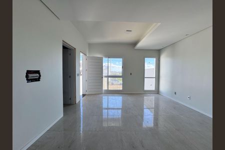 Casa à venda com 129m², 3 quartos e 2 vagasSala