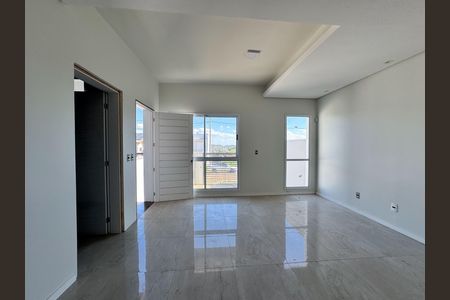 Casa à venda com 129m², 3 quartos e 2 vagasSala