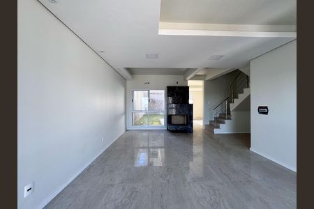 Casa à venda com 129m², 3 quartos e 2 vagas Casa à venda com 129m², 3 quartos e 2 vagasSala