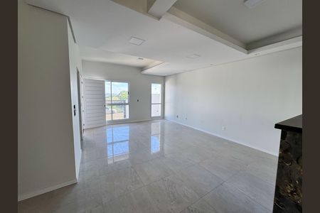 Casa à venda com 129m², 3 quartos e 2 vagas Casa à venda com 129m², 3 quartos e 2 vagasSala