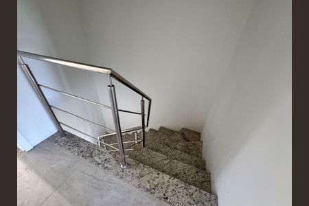 Casa à venda com 129m², 3 quartos e 2 vagas Casa à venda com 129m², 3 quartos e 2 vagasCorredor