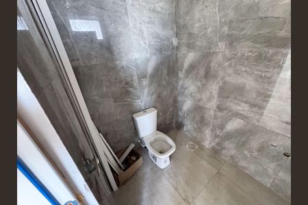 Casa à venda com 129m², 3 quartos e 2 vagas Casa à venda com 129m², 3 quartos e 2 vagasBanheiro