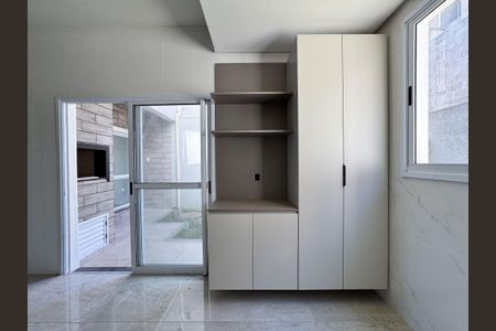 Casa à venda com 129m², 3 quartos e 2 vagasCozinha 