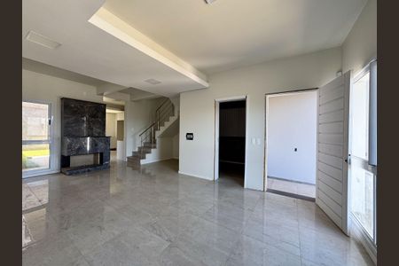 Casa à venda com 129m², 3 quartos e 2 vagasSala