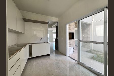 Casa à venda com 129m², 3 quartos e 2 vagasCozinha 