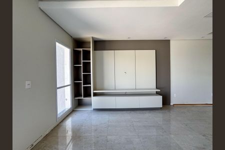 Casa à venda com 129m², 3 quartos e 2 vagasSala