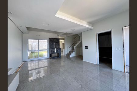 Casa à venda com 129m², 3 quartos e 2 vagasSala