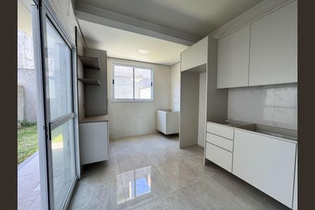 Casa à venda com 129m², 3 quartos e 2 vagasCozinha 