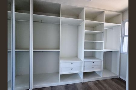 Casa à venda com 129m², 3 quartos e 2 vagasCloset Suíte 1