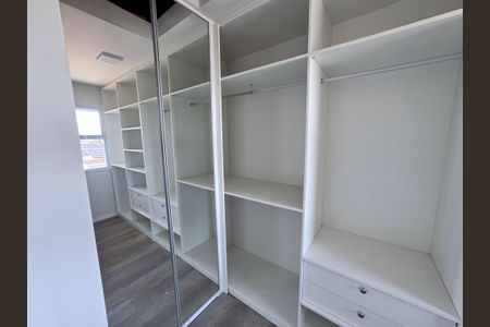 Casa à venda com 129m², 3 quartos e 2 vagasCloset Suíte 1