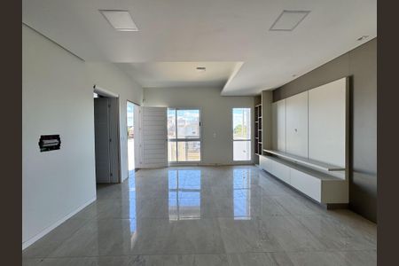 Casa à venda com 129m², 3 quartos e 2 vagasSala