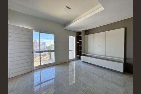 Casa à venda com 129m², 3 quartos e 2 vagasSala