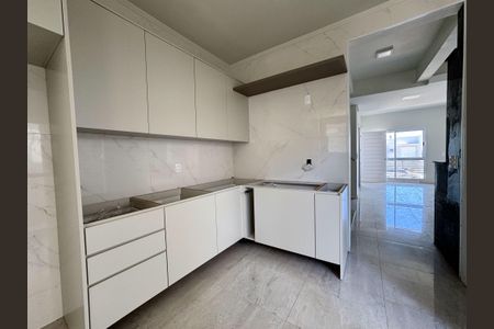 Casa à venda com 129m², 3 quartos e 2 vagasCozinha 