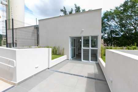 Apartamento para alugar com 32m², 2 quartos e sem vagaÁrea comum / Entrada