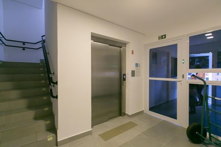 Apartamento para alugar com 32m², 2 quartos e sem vagaÁrea comum / Entrada