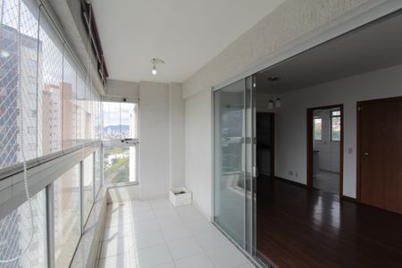 Apartamento à venda com 116m², 3 quartos e 2 vagasVaranda da Sala