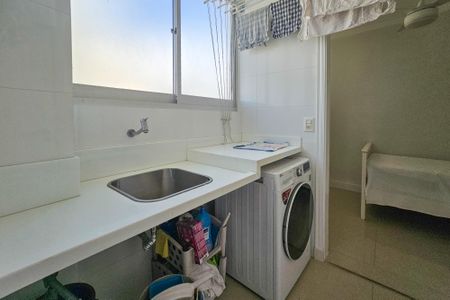Apartamento para alugar com 180m², 3 quartos e 1 vagaÁrea de serviço