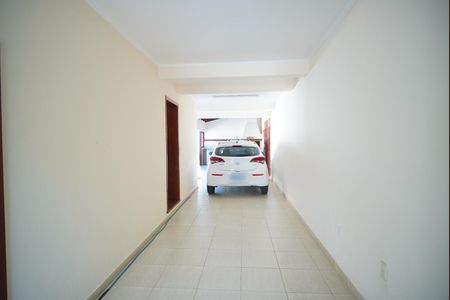 Casa à venda com 313m², 4 quartos e 4 vagasGaragem