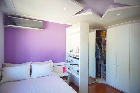 Casa à venda com 313m², 4 quartos e 4 vagasQuarto 3