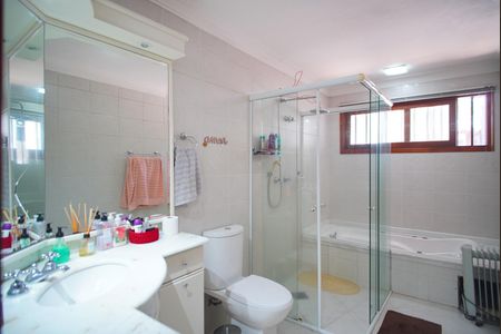 Casa à venda com 313m², 4 quartos e 4 vagasBanheiro da Suíte