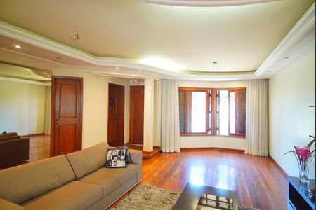 Casa à venda com 313m², 4 quartos e 4 vagasSala de Estar