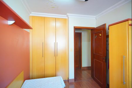 Casa à venda com 313m², 4 quartos e 4 vagasQuarto 