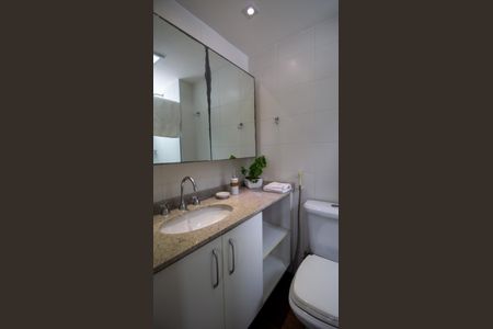 Apartamento à venda com 262m², 2 quartos e 2 vagasBanheiro da Suíte 2