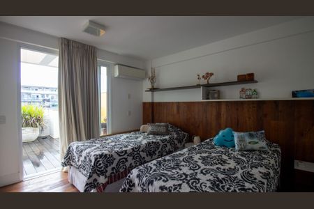 Apartamento à venda com 262m², 2 quartos e 2 vagasSuíte 2