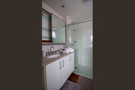 Apartamento à venda com 262m², 2 quartos e 2 vagasBanheiro da Suíte 1