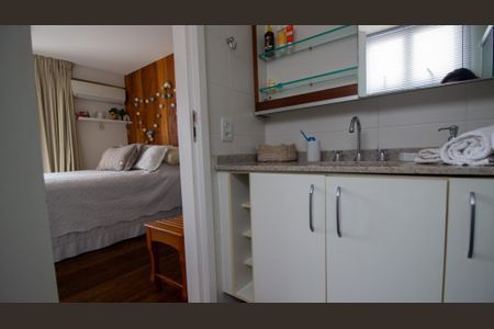 Apartamento à venda com 262m², 2 quartos e 2 vagasBanheiro da Suíte 1