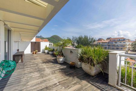 Apartamento à venda com 262m², 2 quartos e 2 vagasVaranda da Suíte