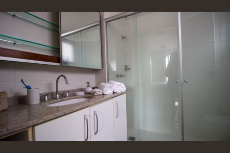 Apartamento à venda com 262m², 2 quartos e 2 vagasBanheiro da Suíte 1