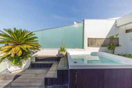 Apartamento à venda com 262m², 2 quartos e 2 vagasVaranda