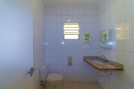 Casa à venda com 140m², 3 quartos e 3 vagasBanheiro 1