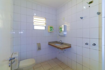 Casa à venda com 140m², 3 quartos e 3 vagasBanheiro 1