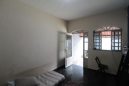 Casa à venda com 95m², 3 quartos e 3 vagasSala