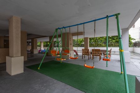 Apartamento à venda com 70m², 2 quartos e 1 vaga Apartamento à venda com 70m², 2 quartos e 1 vagaÁrea comum - Playground