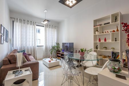 Apartamento à venda com 70m², 2 quartos e 1 vaga Apartamento à venda com 70m², 2 quartos e 1 vagaSala