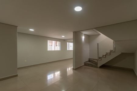 Casa para alugar com 210m², 4 quartos e 3 vagasSala