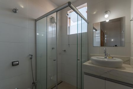 Casa para alugar com 210m², 4 quartos e 3 vagasBanheiro Social 1