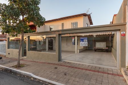 Casa para alugar com 210m², 4 quartos e 3 vagasPlaca Instalada