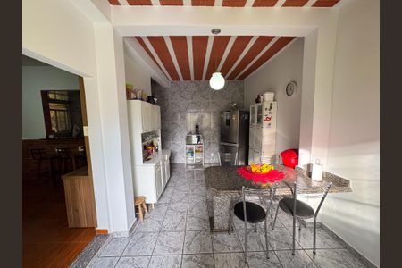 Casa à venda com 280m², 3 quartos e 6 vagas Casa à venda com 280m², 3 quartos e 6 vagasCozinha