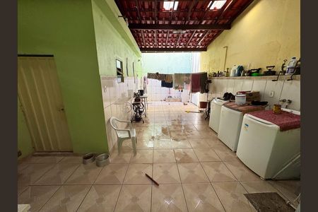 Casa à venda com 280m², 3 quartos e 6 vagas Casa à venda com 280m², 3 quartos e 6 vagasÁrea de Serviço