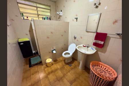 Casa à venda com 280m², 3 quartos e 6 vagas Casa à venda com 280m², 3 quartos e 6 vagasBanheiro