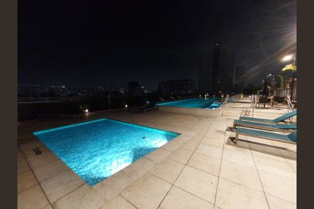 Studio à venda com 25m², 1 quarto e sem vagaÁrea comum - Piscina