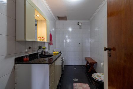 Casa à venda com 261m², 3 quartos e 2 vagasBanheiro 2
