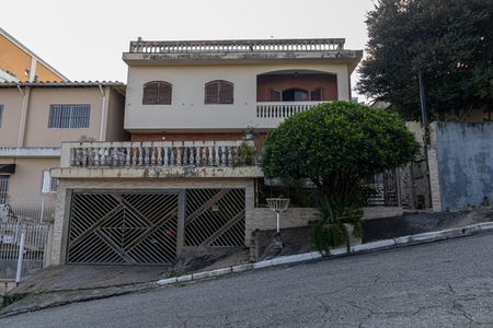 Casa à venda com 261m², 3 quartos e 2 vagasFachada