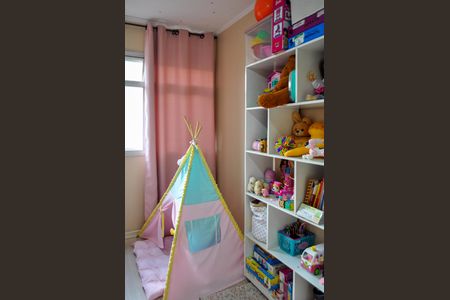 Apartamento à venda com 77m², 2 quartos e 1 vagaQuarto 2