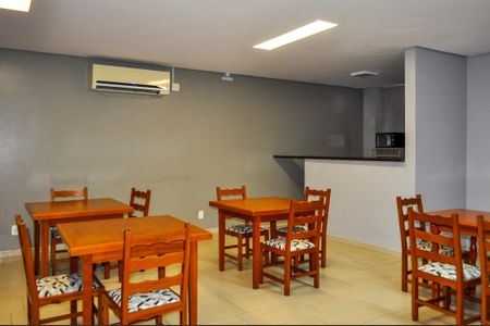 Apartamento à venda com 77m², 2 quartos e 1 vagaÁrea comum